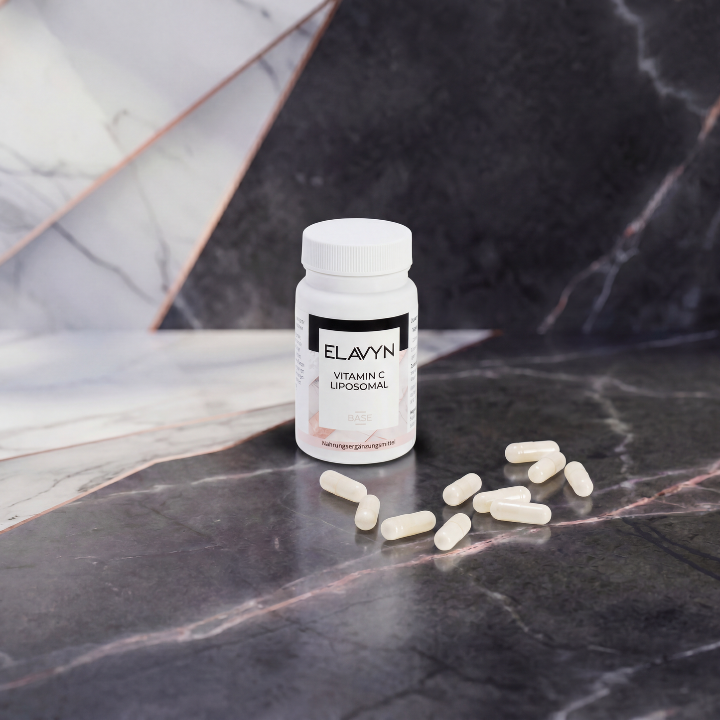 ELAVYN Liposomales Vitamin C Dose mit Kapseln auf Marmor